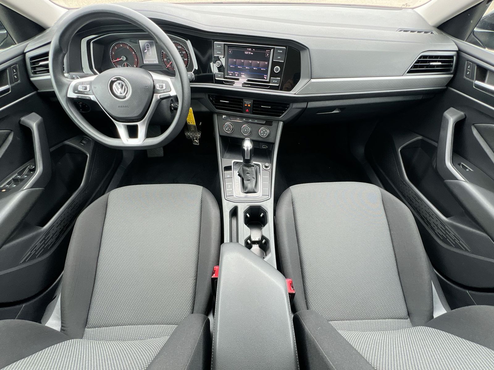 Thumbnail: 2019 Volkswagen Jetta - 15