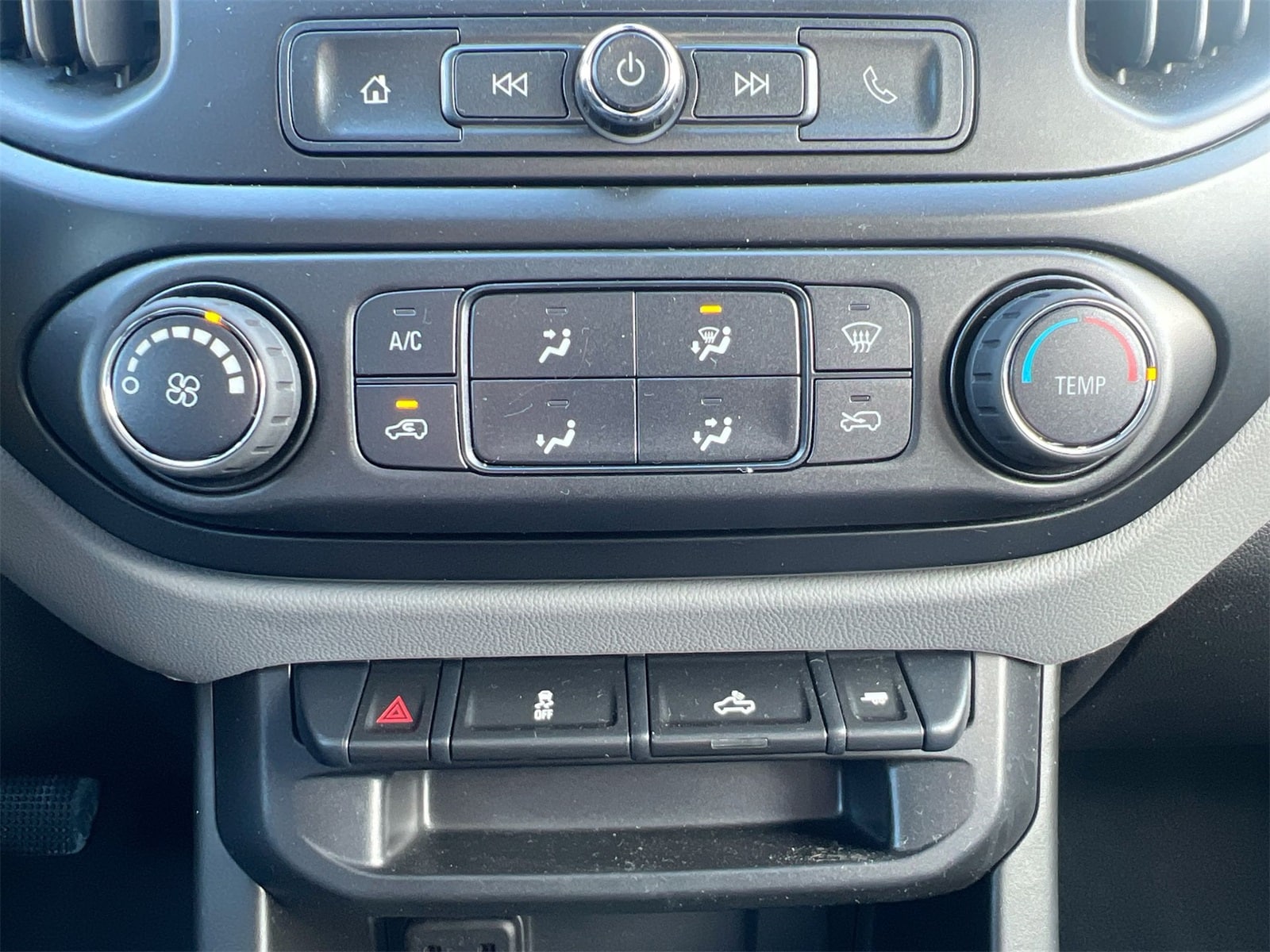 Thumbnail: 2021 Chevrolet Colorado - 26