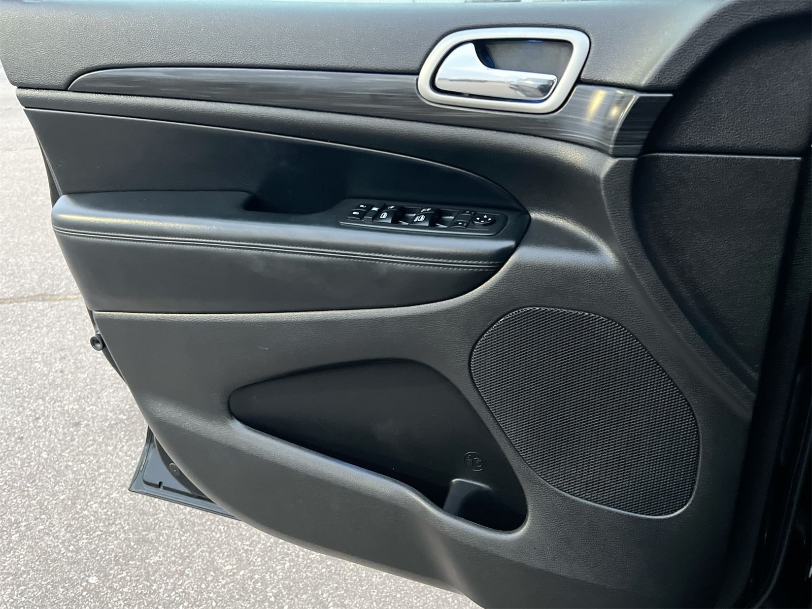 Thumbnail: 2020 Jeep Grand Cherokee - 28