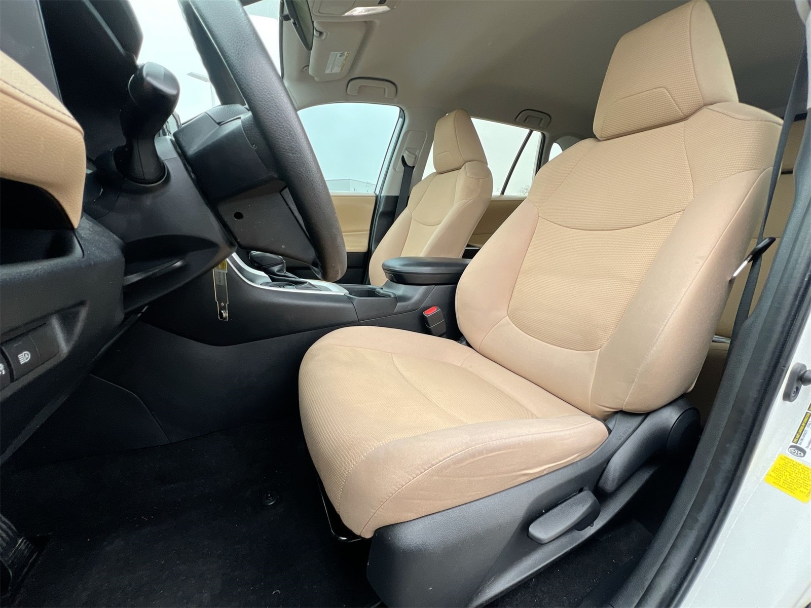 Thumbnail: 2022 Toyota RAV4 - 16