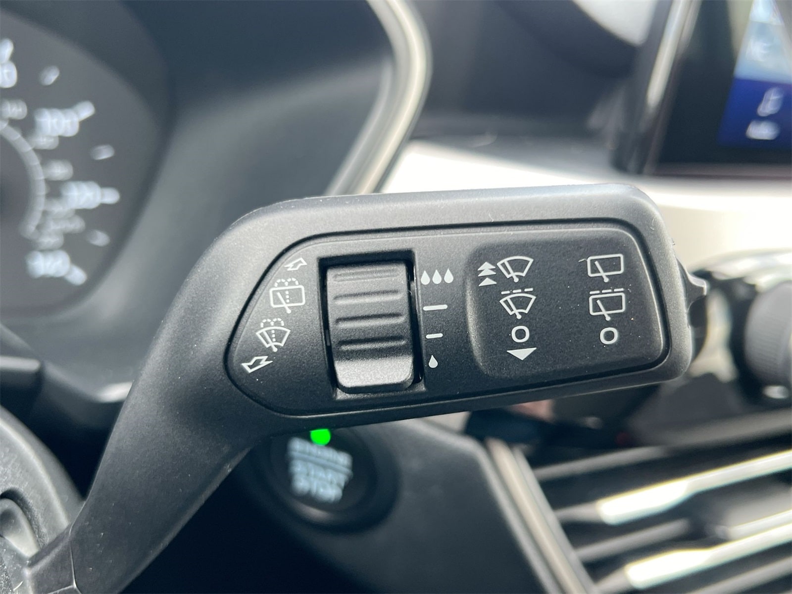 Thumbnail: 2022 Ford Escape - 25