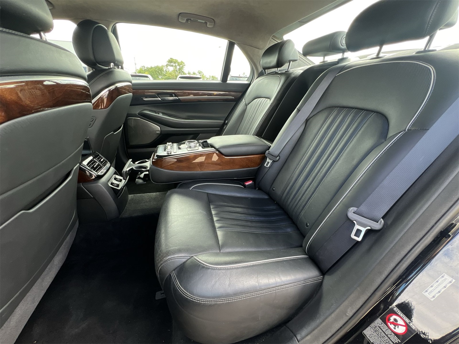 Thumbnail: 2017 Genesis G90 - 20