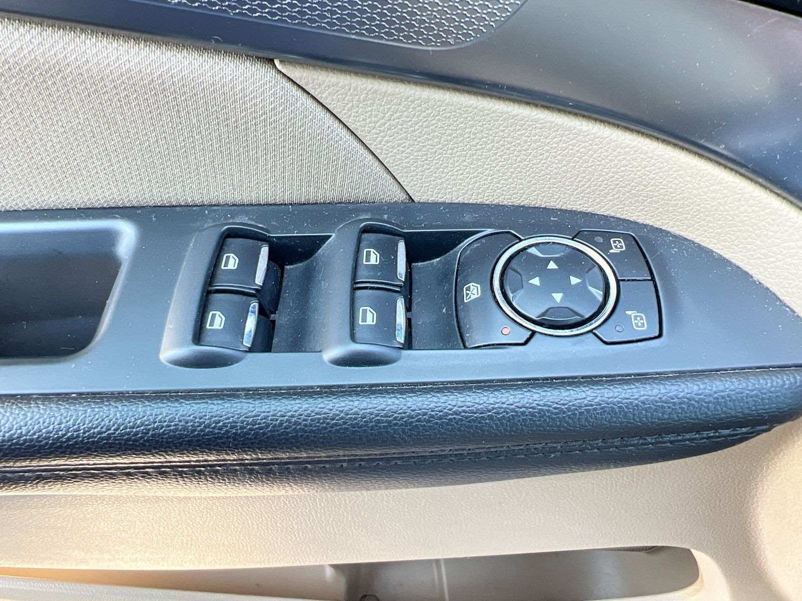 Thumbnail: 2017 Ford Explorer - 17