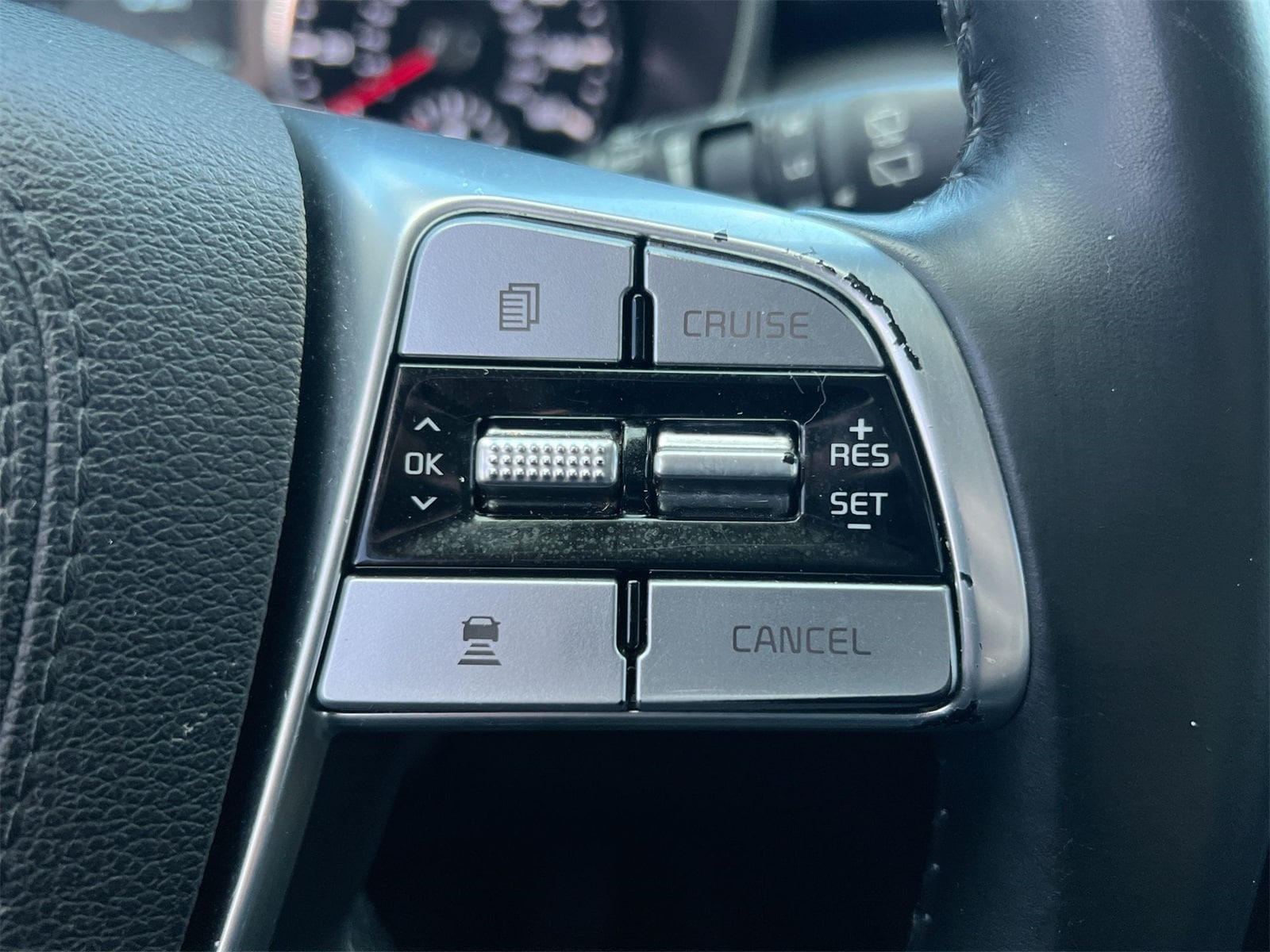 Thumbnail: 2022 Kia Telluride - 24