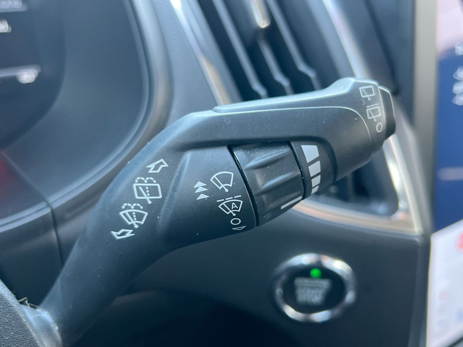 Thumbnail: 2022 Ford Edge - 25