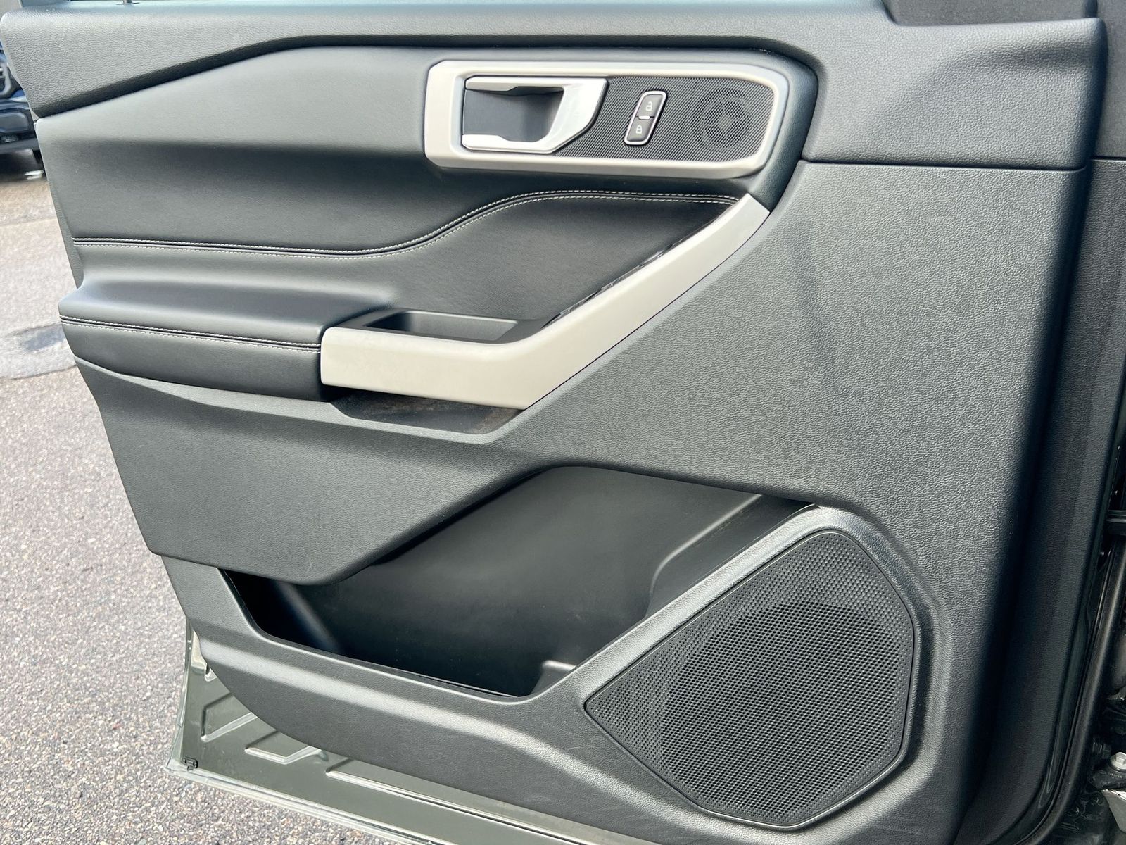 Thumbnail: 2022 Ford Explorer - 29