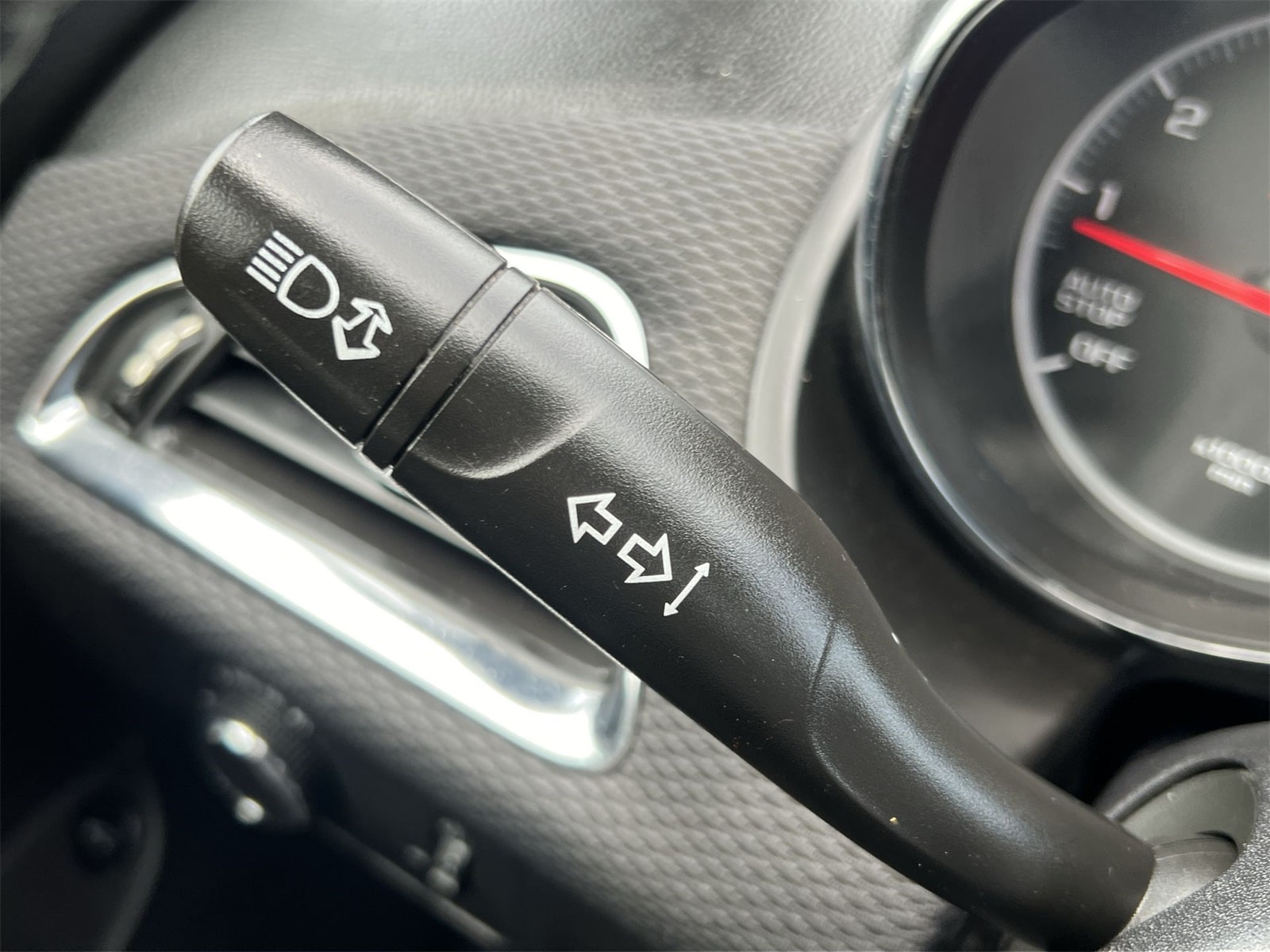 Thumbnail: 2019 Chevrolet Cruze - 27