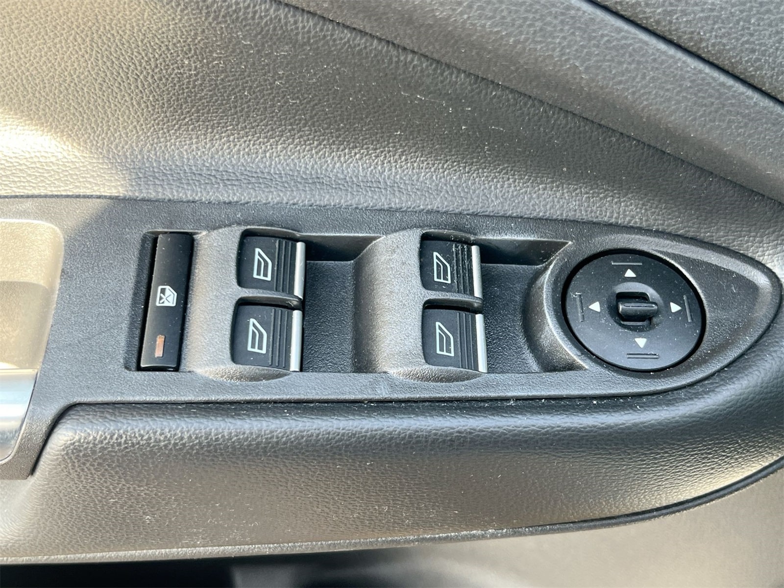 Thumbnail: 2019 Ford Escape - 17