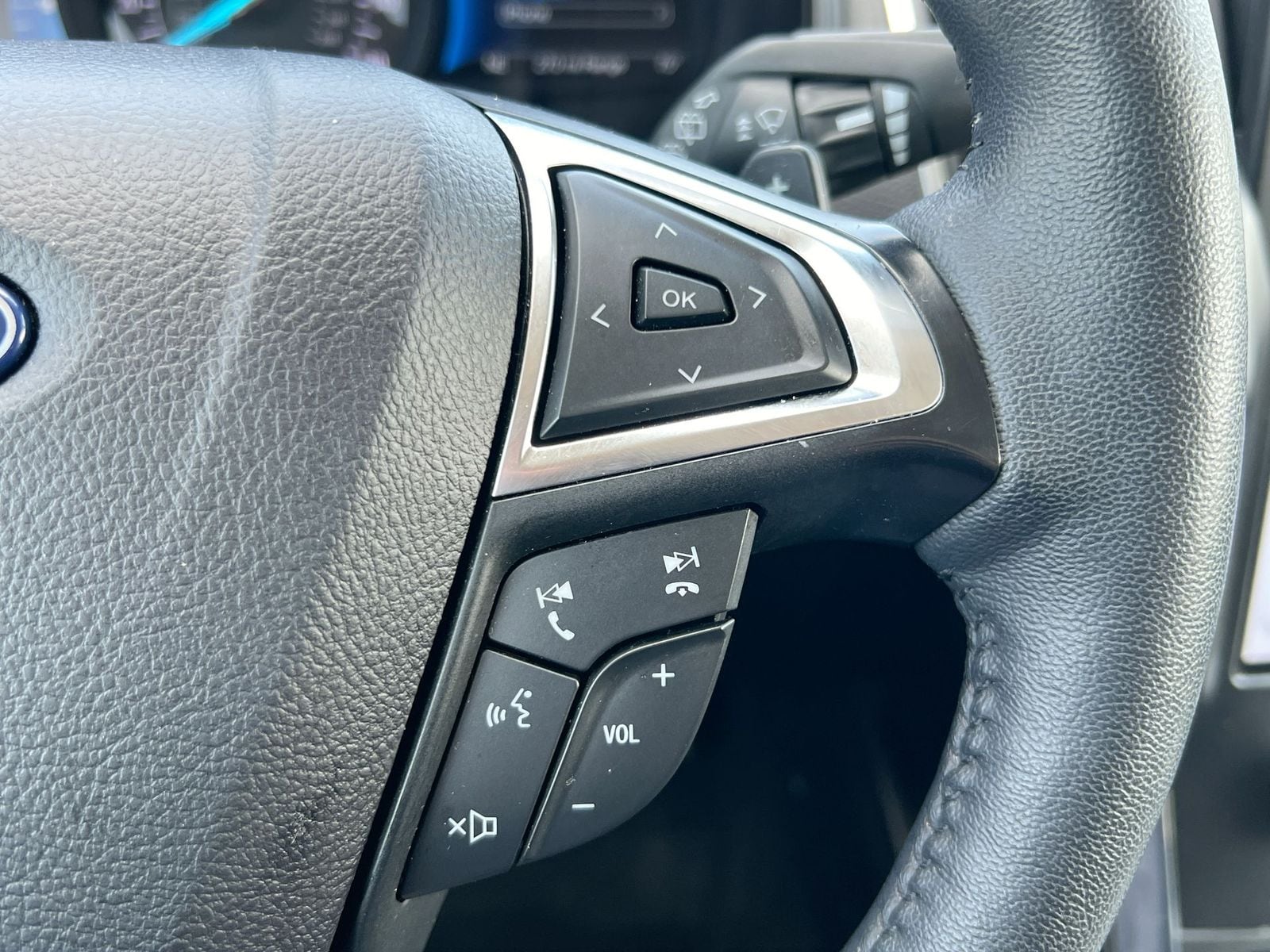 Thumbnail: 2024 Ford Edge - 24