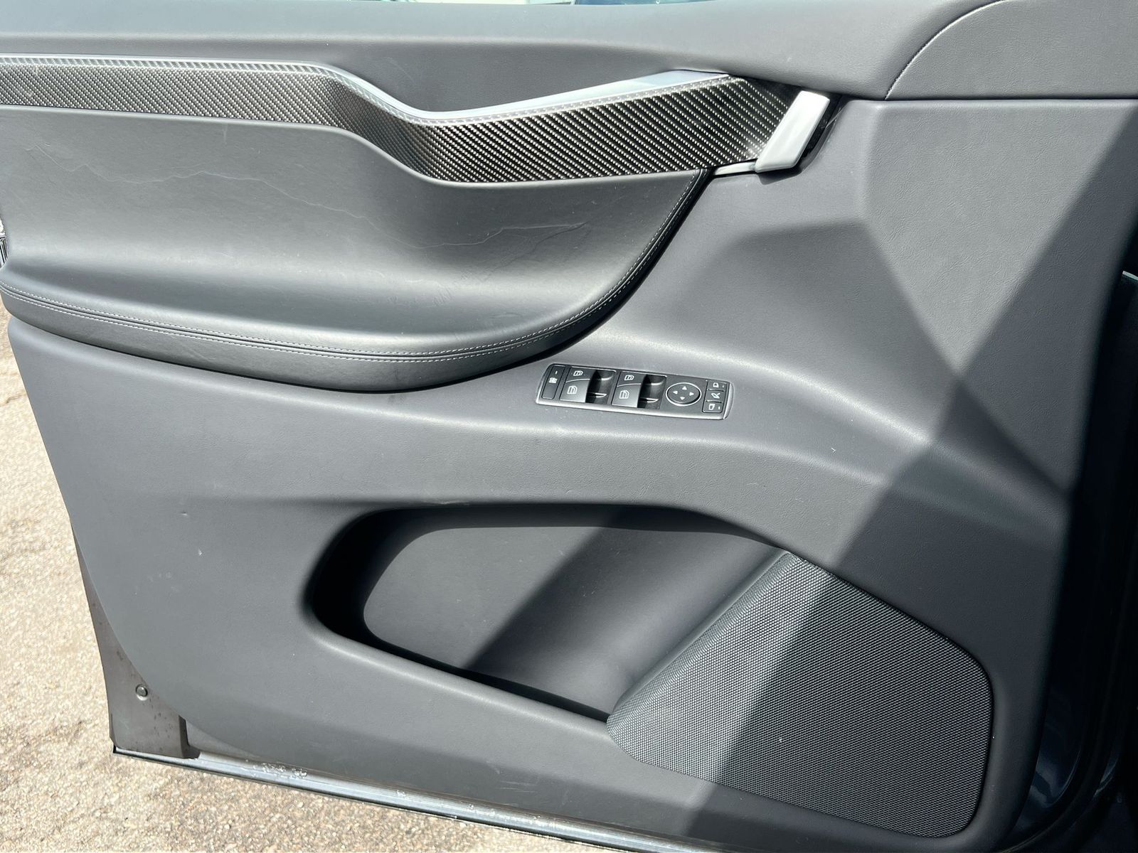 Thumbnail: 2017 Tesla Model X - 28