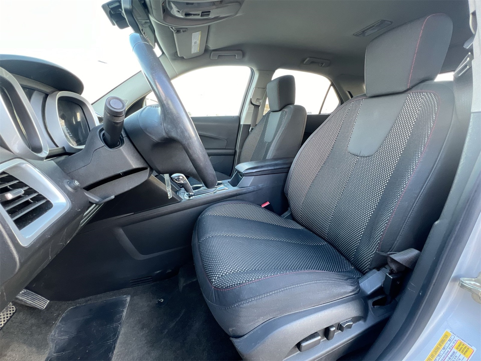 Thumbnail: 2011 Chevrolet Equinox - 16