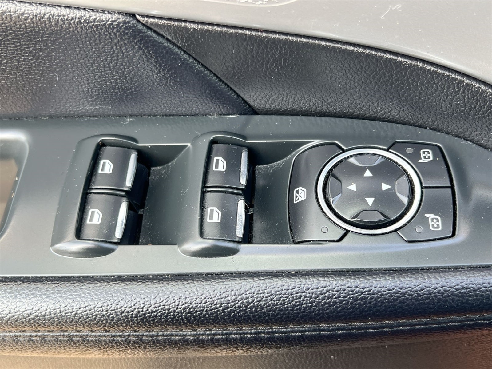 Thumbnail: 2017 Ford Explorer - 17