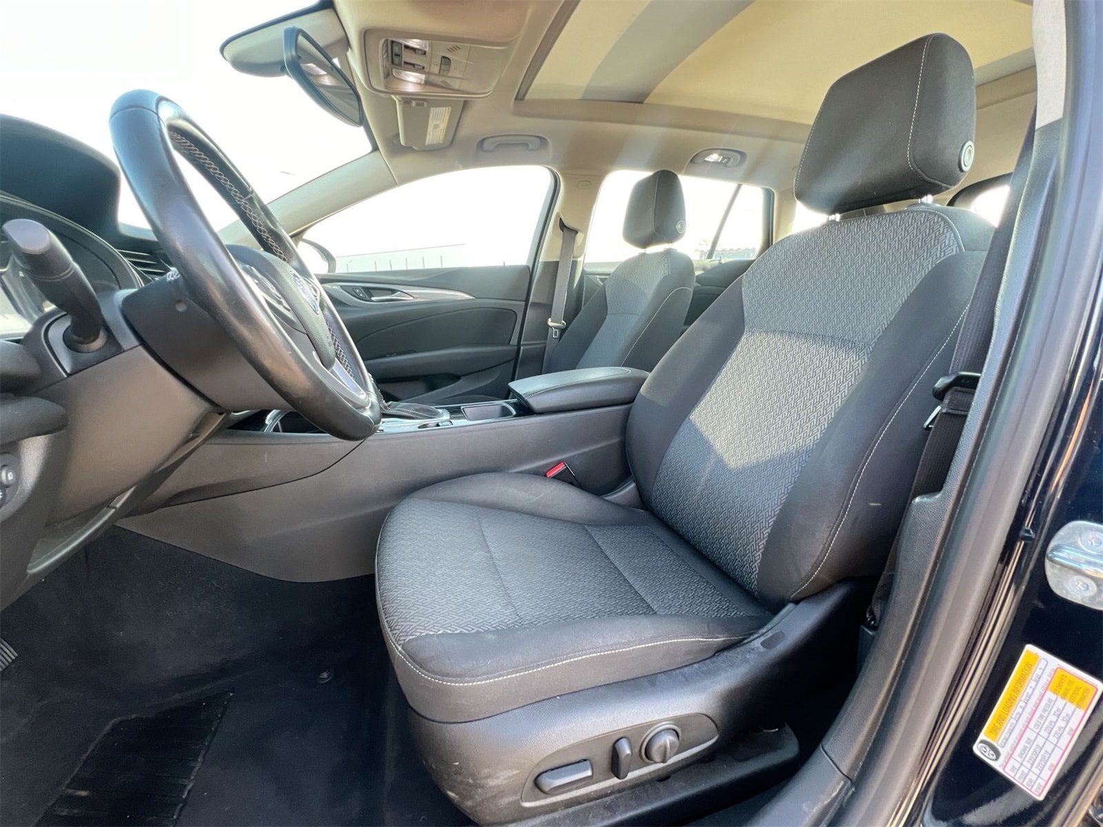 Thumbnail: 2018 Buick Regal - 16