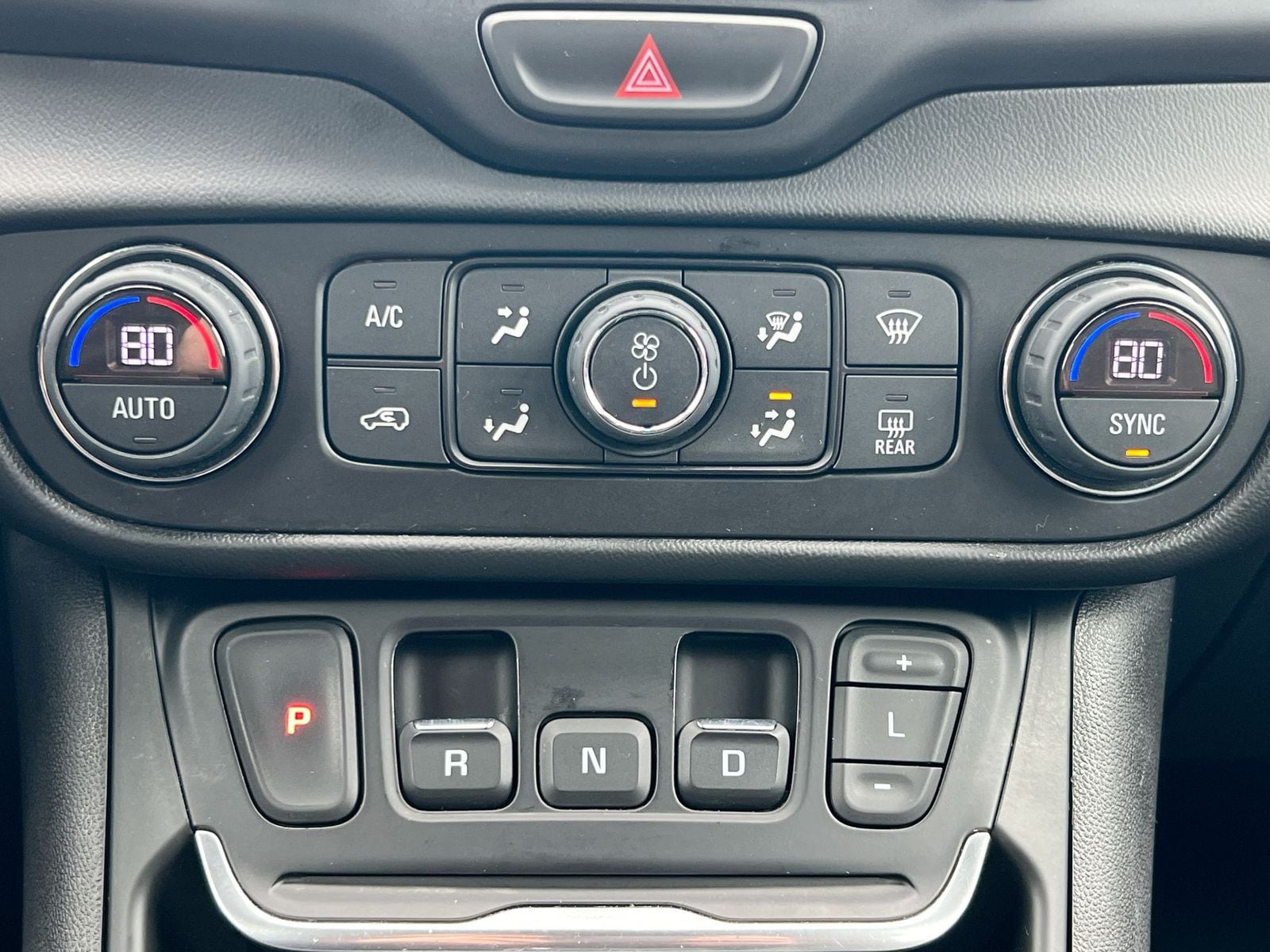 Thumbnail: 2018 GMC Terrain - 32