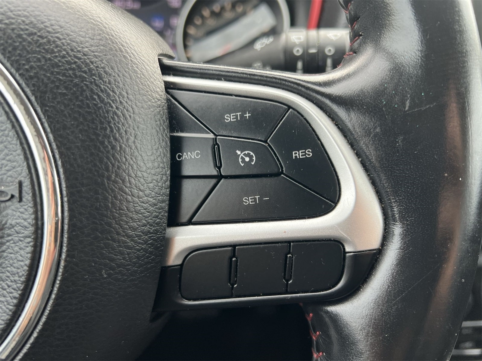 Thumbnail: 2020 Jeep Compass - 25