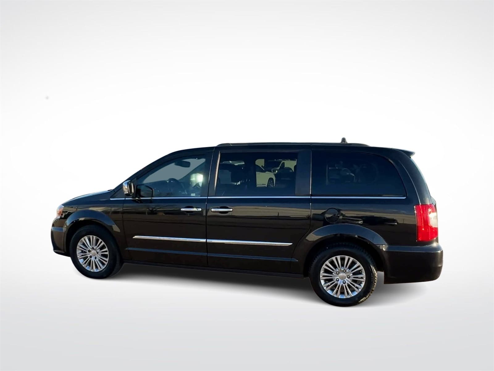 Thumbnail: 2015 Chrysler Town & Country - 5