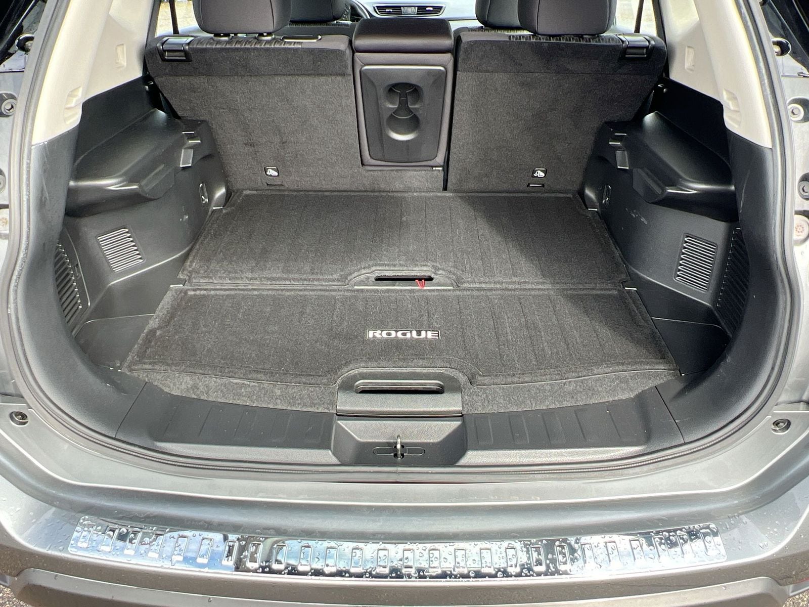 Thumbnail: 2018 Nissan Rogue - 33