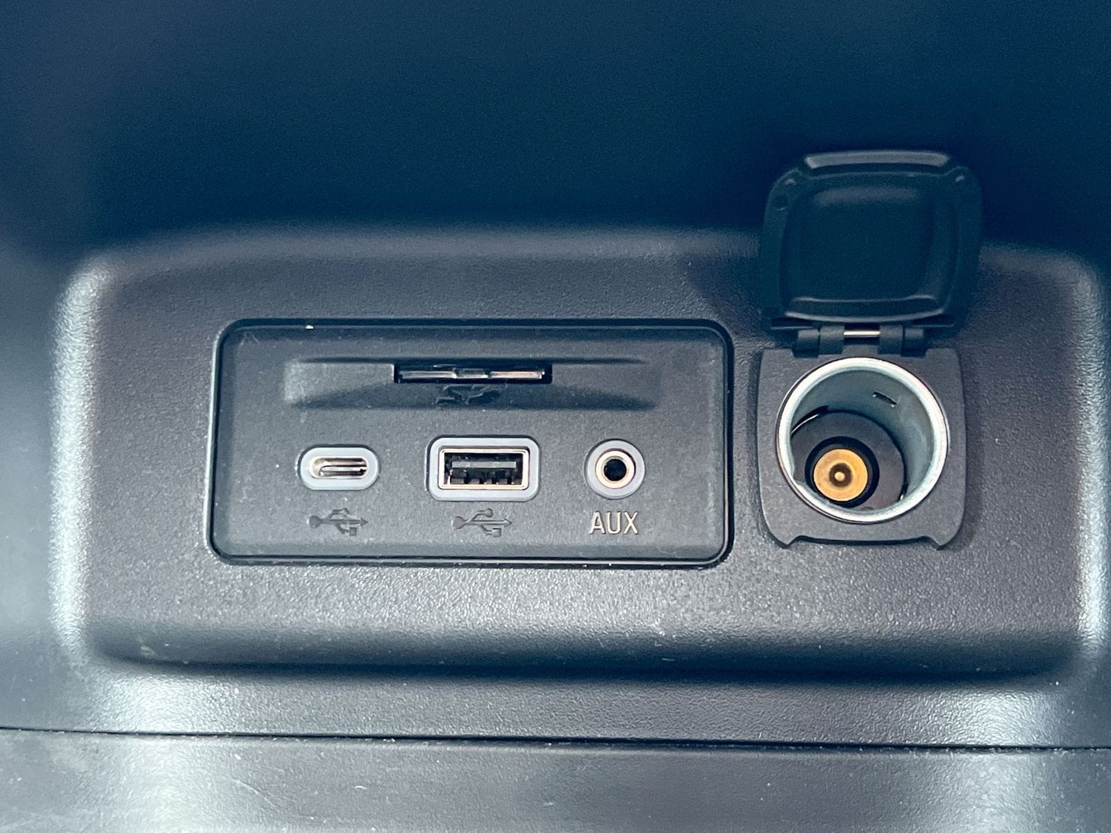 Thumbnail: 2022 Chevrolet Equinox - 31