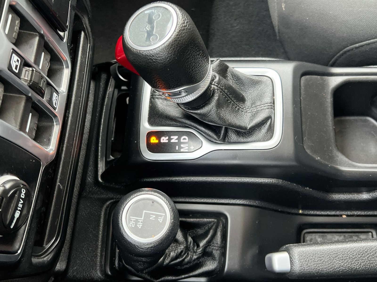 Thumbnail: 2020 Jeep Wrangler - 32