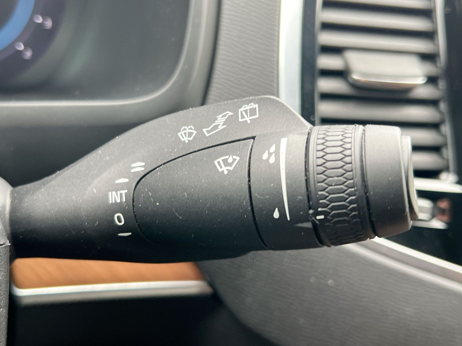 Thumbnail: 2023 Volvo XC90 - 24