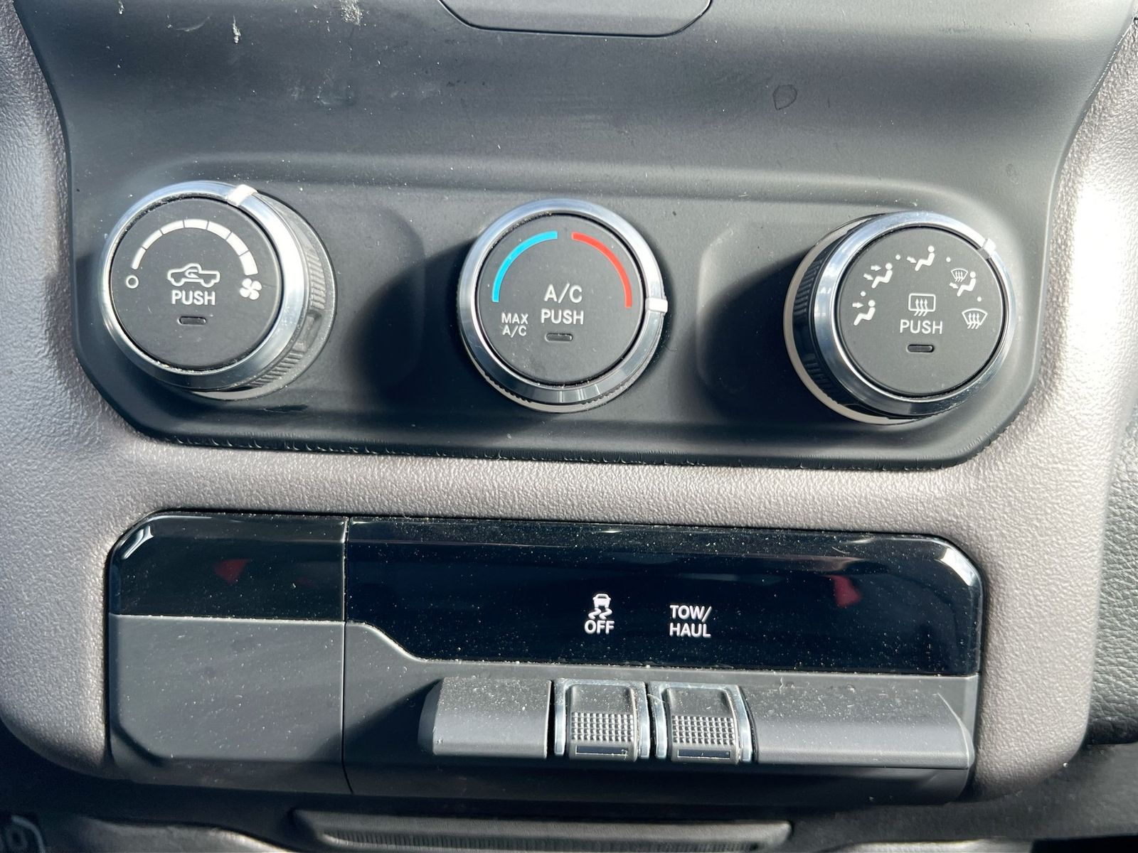 Thumbnail: 2020 RAM 1500 - 27