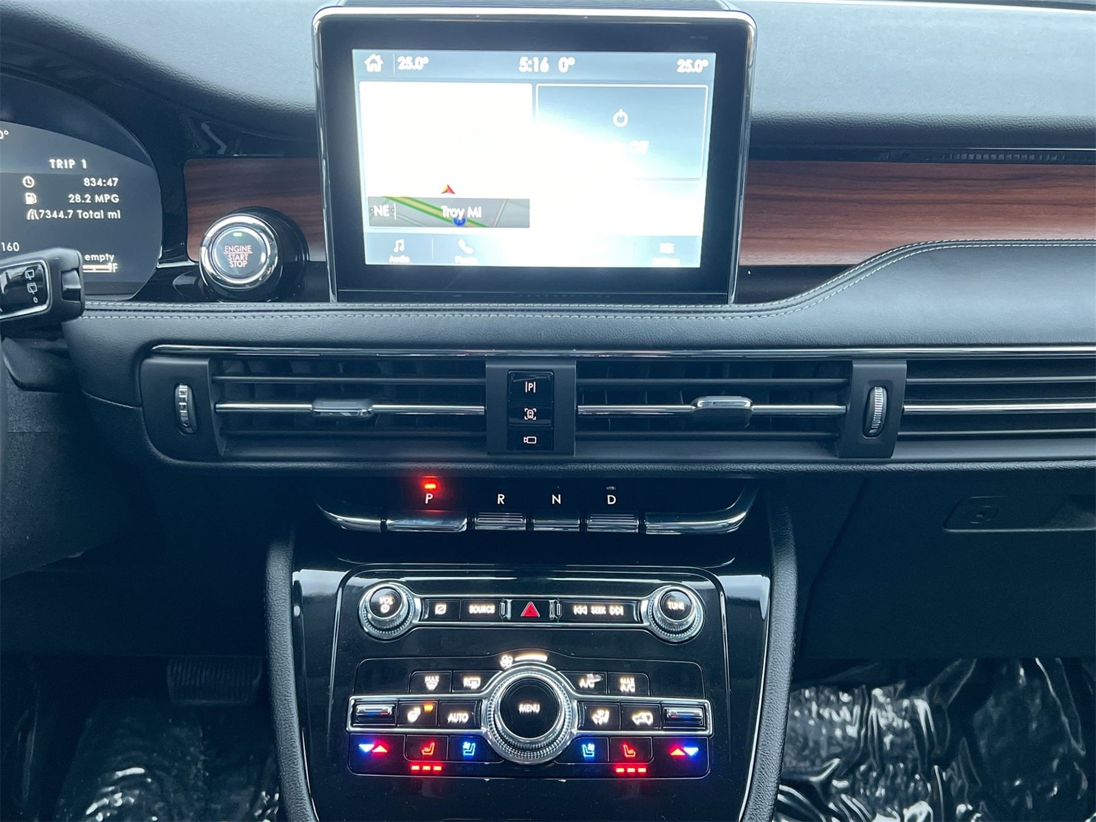 Thumbnail: 2022 Lincoln Corsair - 27