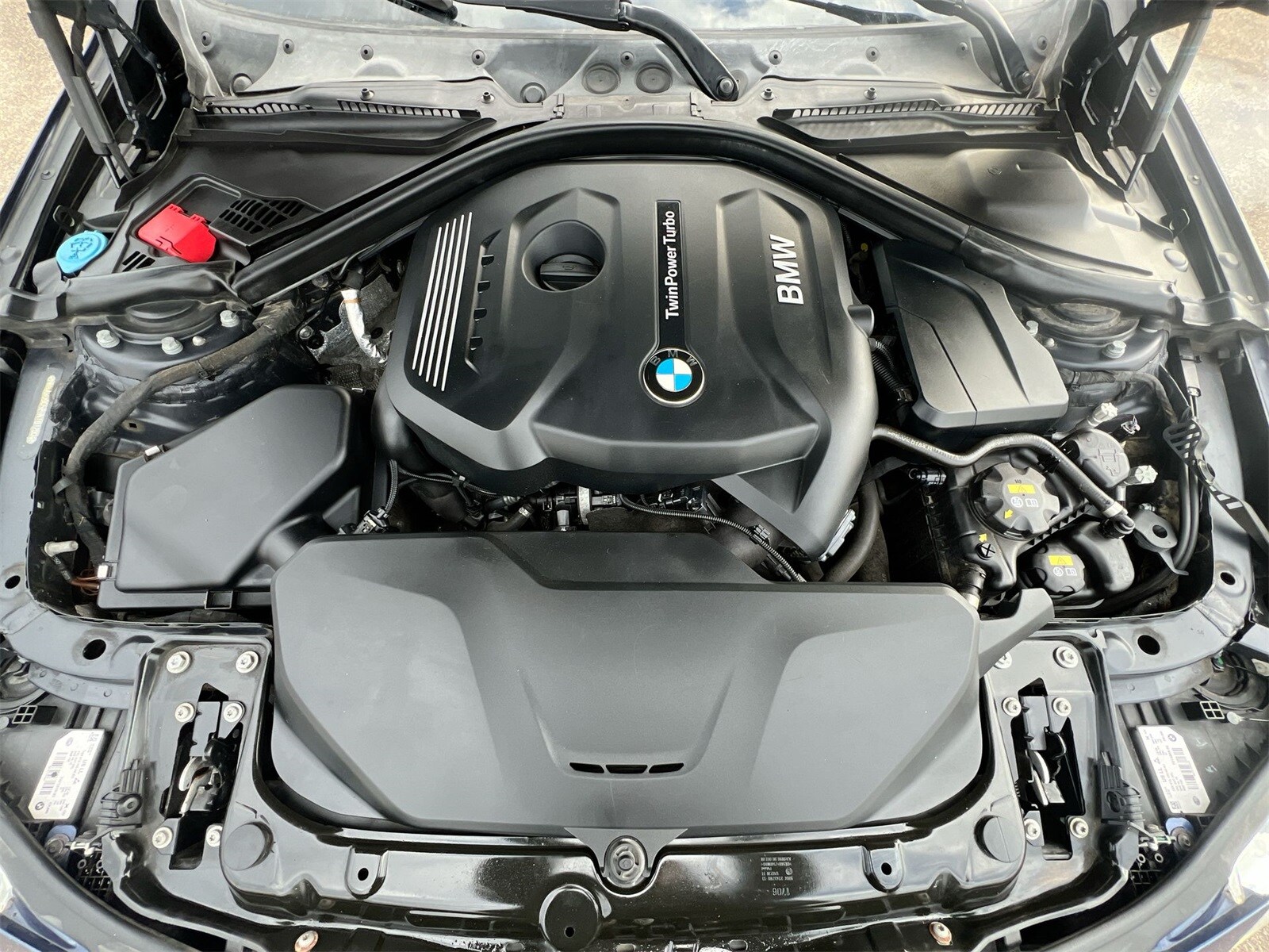 Thumbnail: 2017 BMW 3 Series - 16