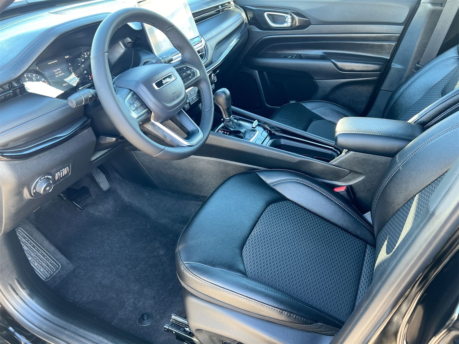 Thumbnail: 2025 Jeep Compass - 10