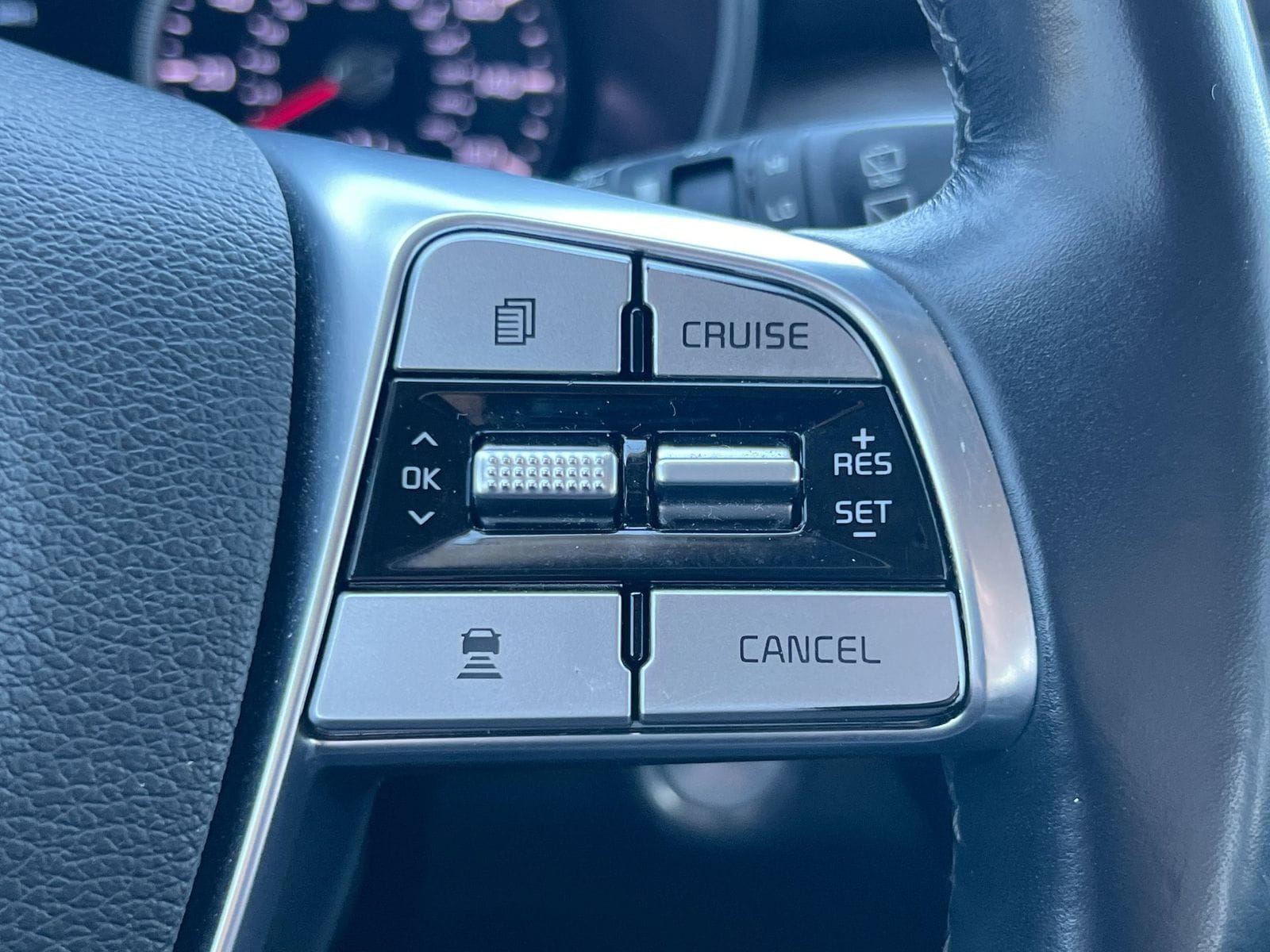 Thumbnail: 2020 Kia Telluride - 24