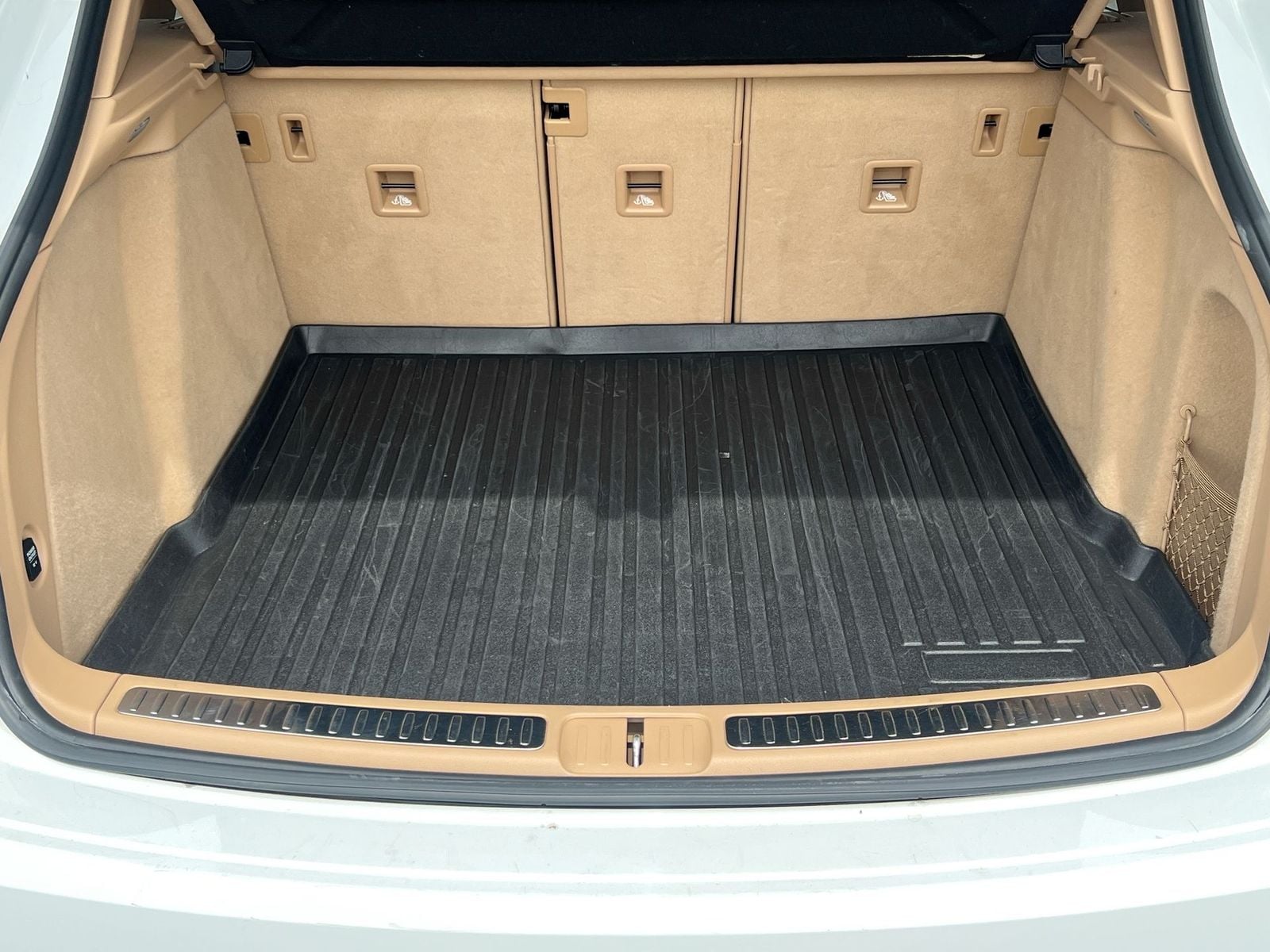 Thumbnail: 2015 Porsche Macan - 33