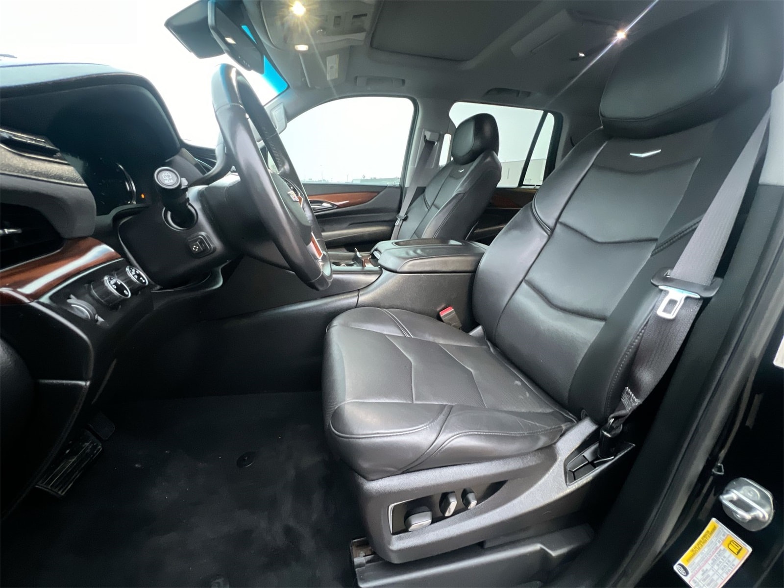 Thumbnail: 2016 Cadillac Escalade - 16