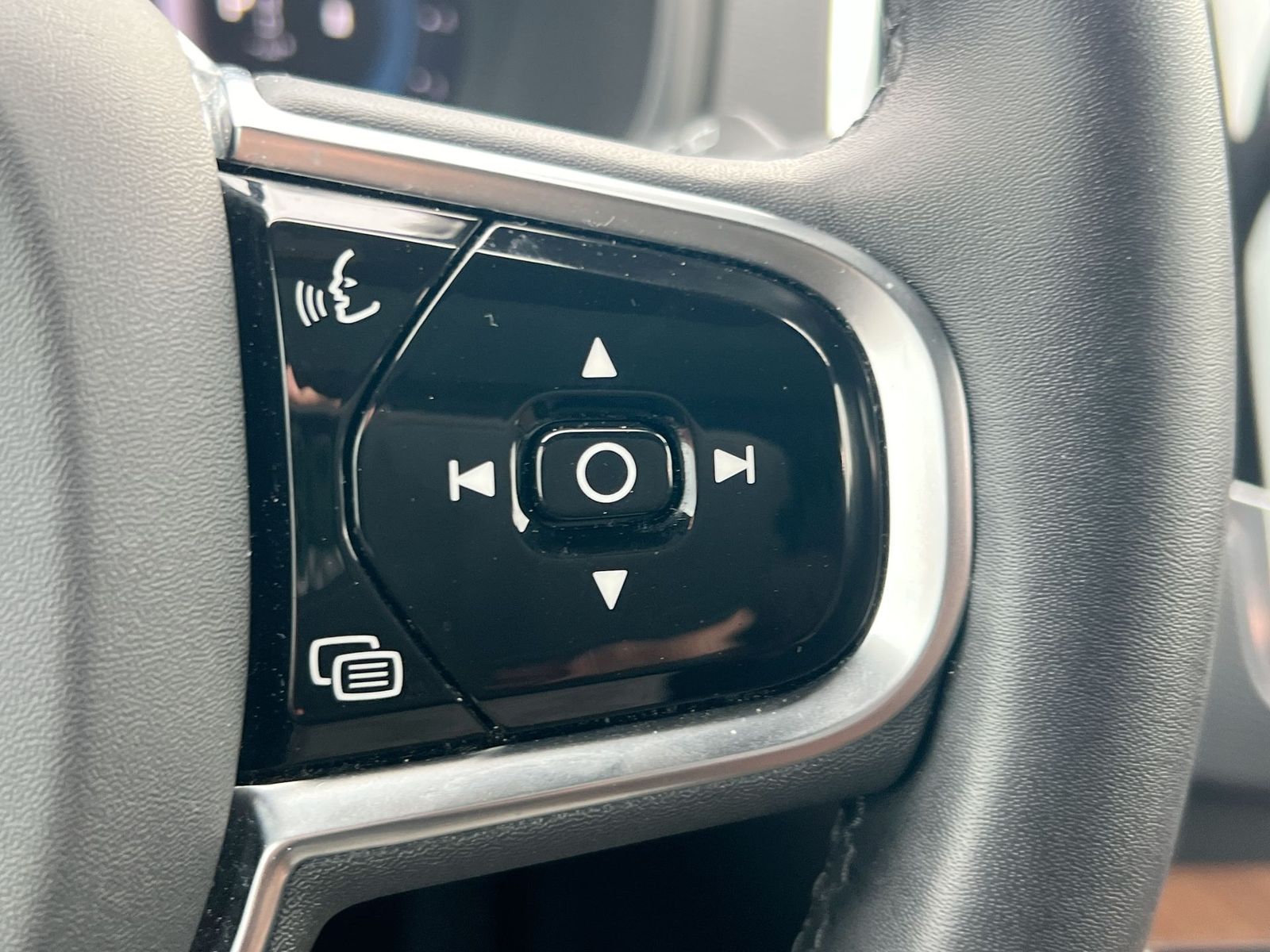 Thumbnail: 2023 Volvo XC90 - 23