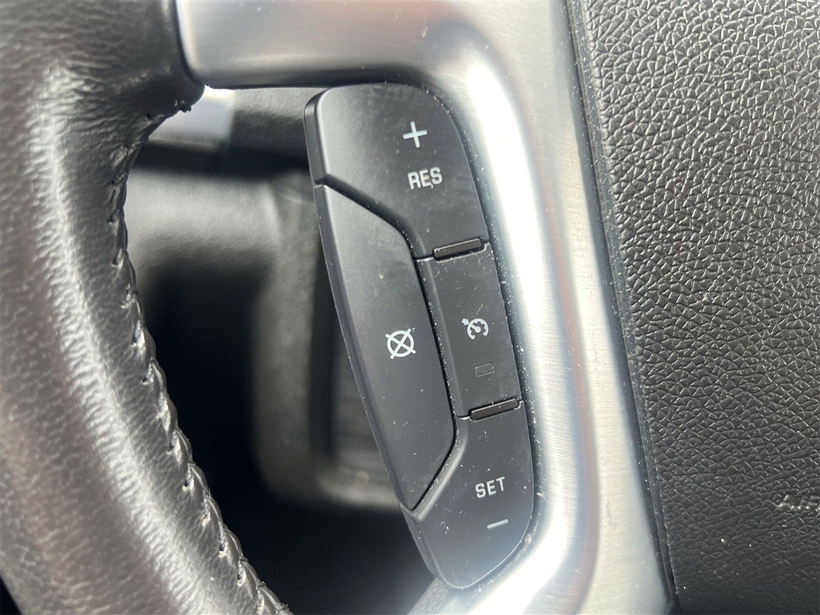 Thumbnail: 2015 GMC Acadia - 24