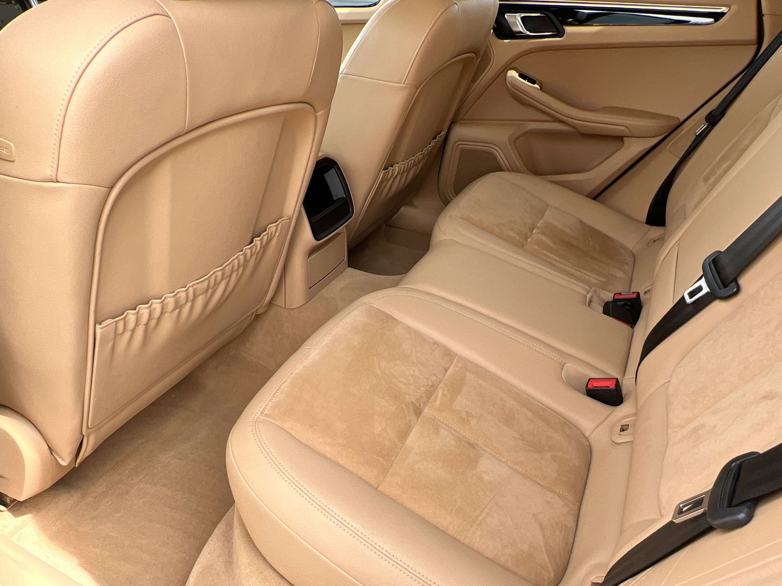 Thumbnail: 2015 Porsche Macan - 18