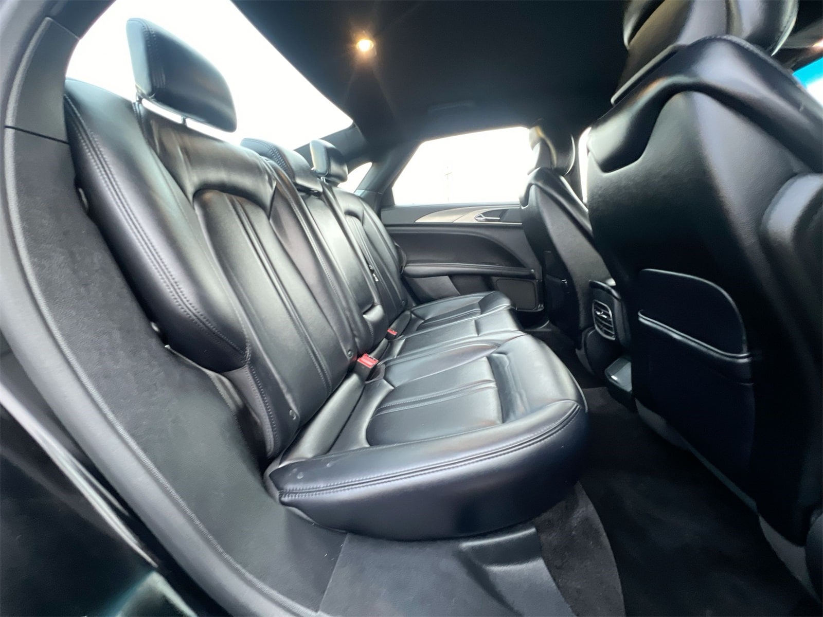 Thumbnail: 2018 Lincoln MKZ - 21