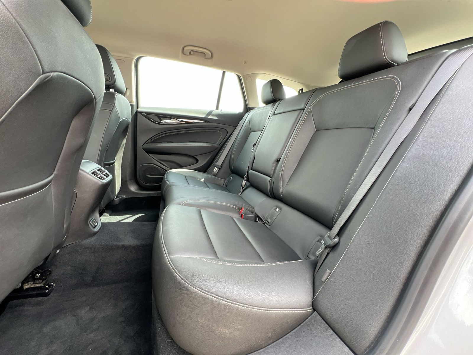 Thumbnail: 2018 Buick Regal - 19
