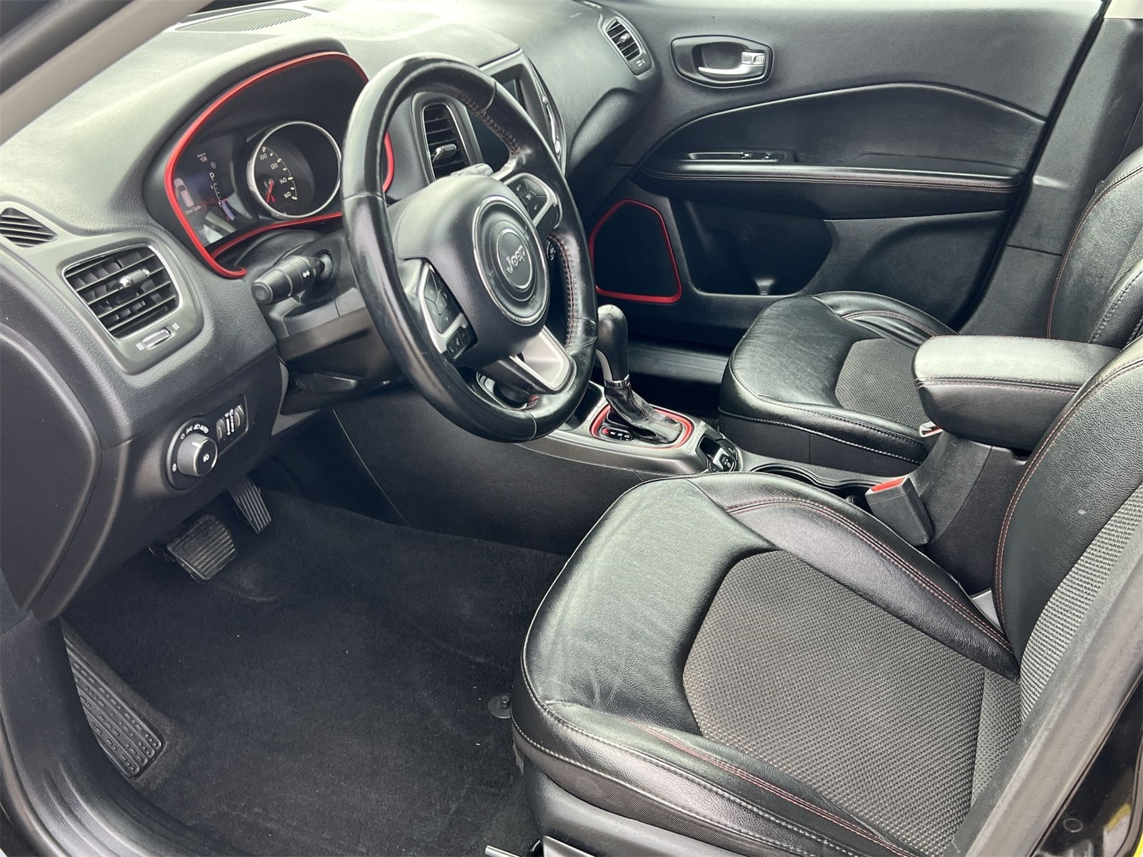 Thumbnail: 2020 Jeep Compass - 10