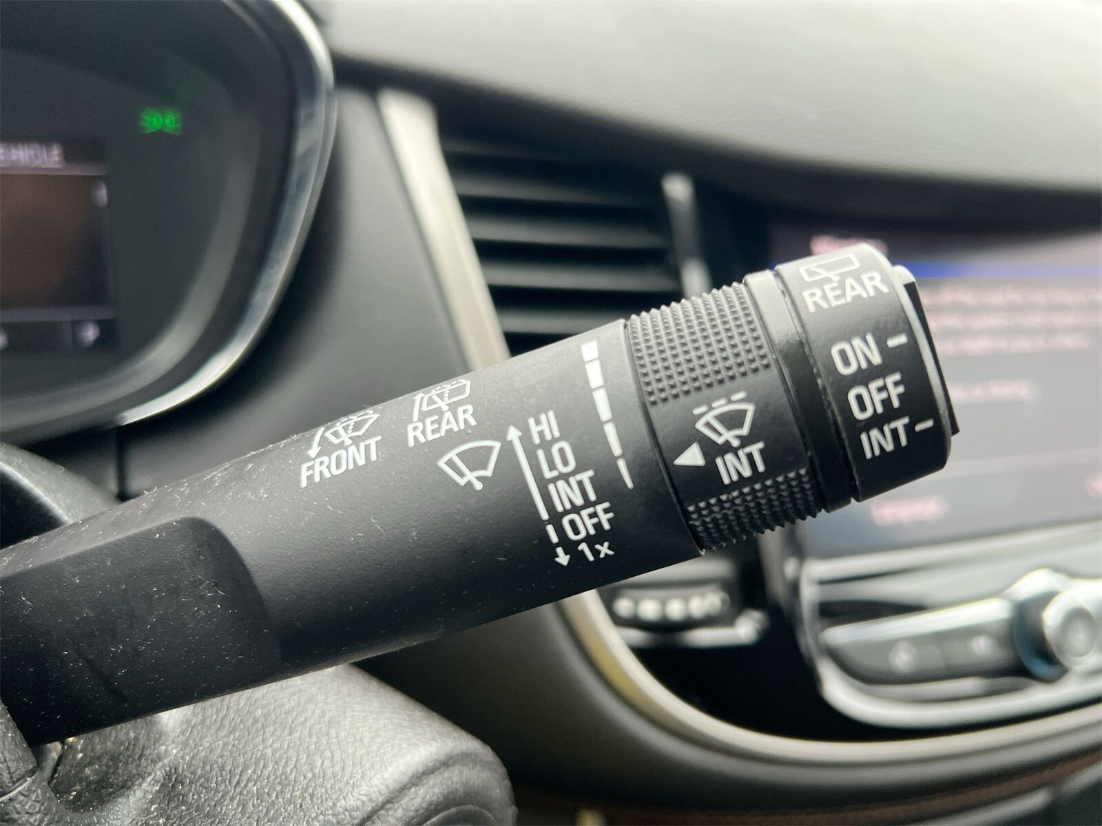 Thumbnail: 2020 Chevrolet Trax - 25