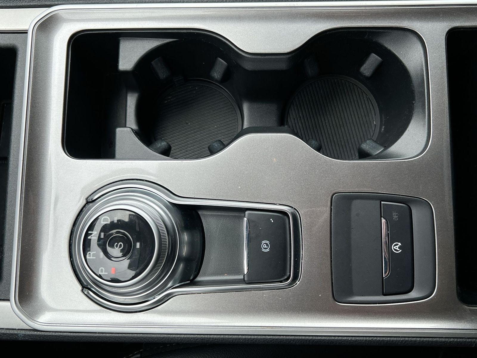 Thumbnail: 2024 Ford Edge - 32