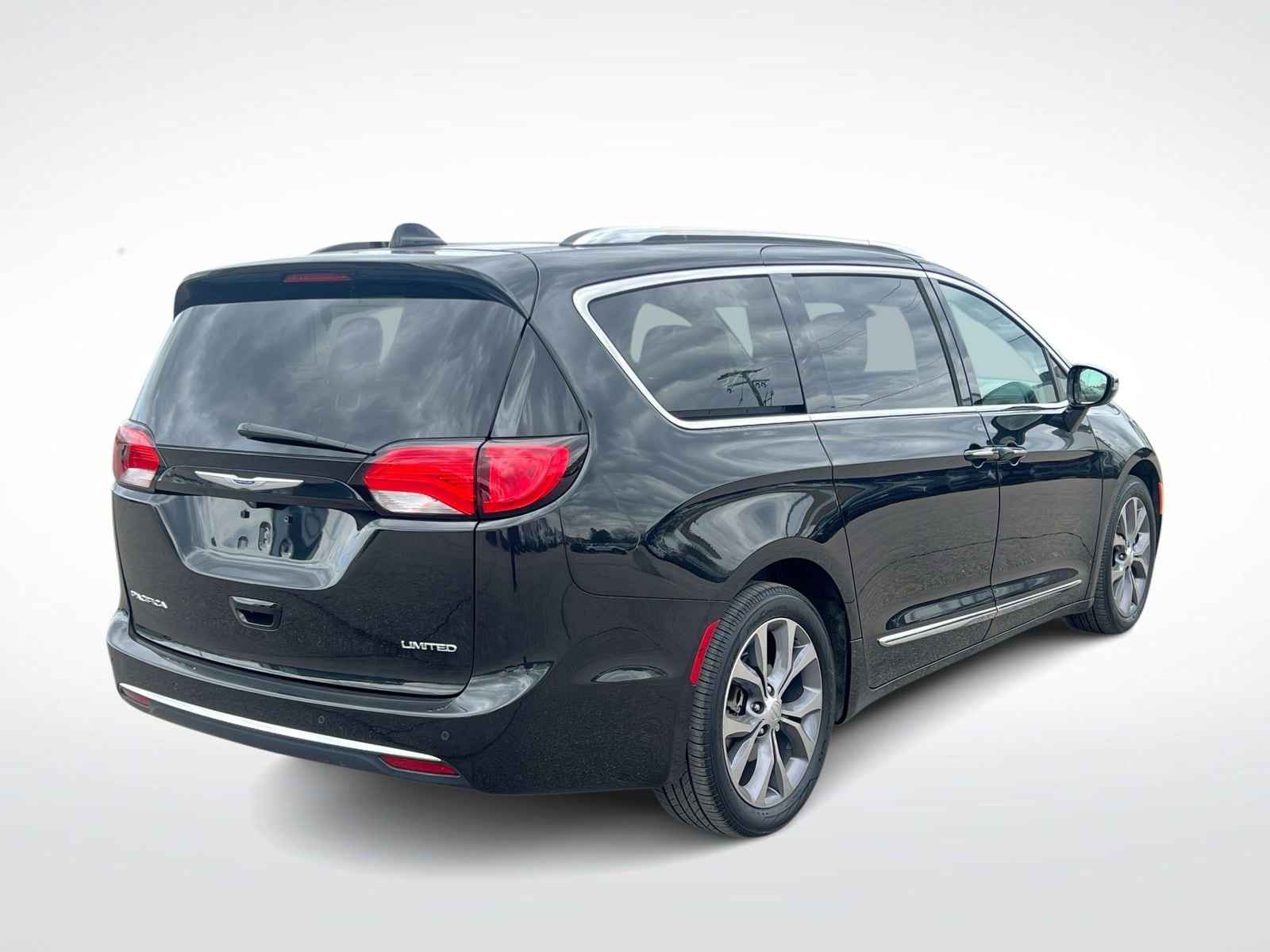 Thumbnail: 2019 Chrysler Pacifica - 8