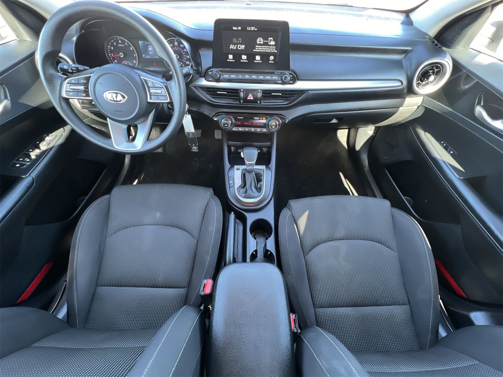 Thumbnail: 2019 Kia Forte - 16