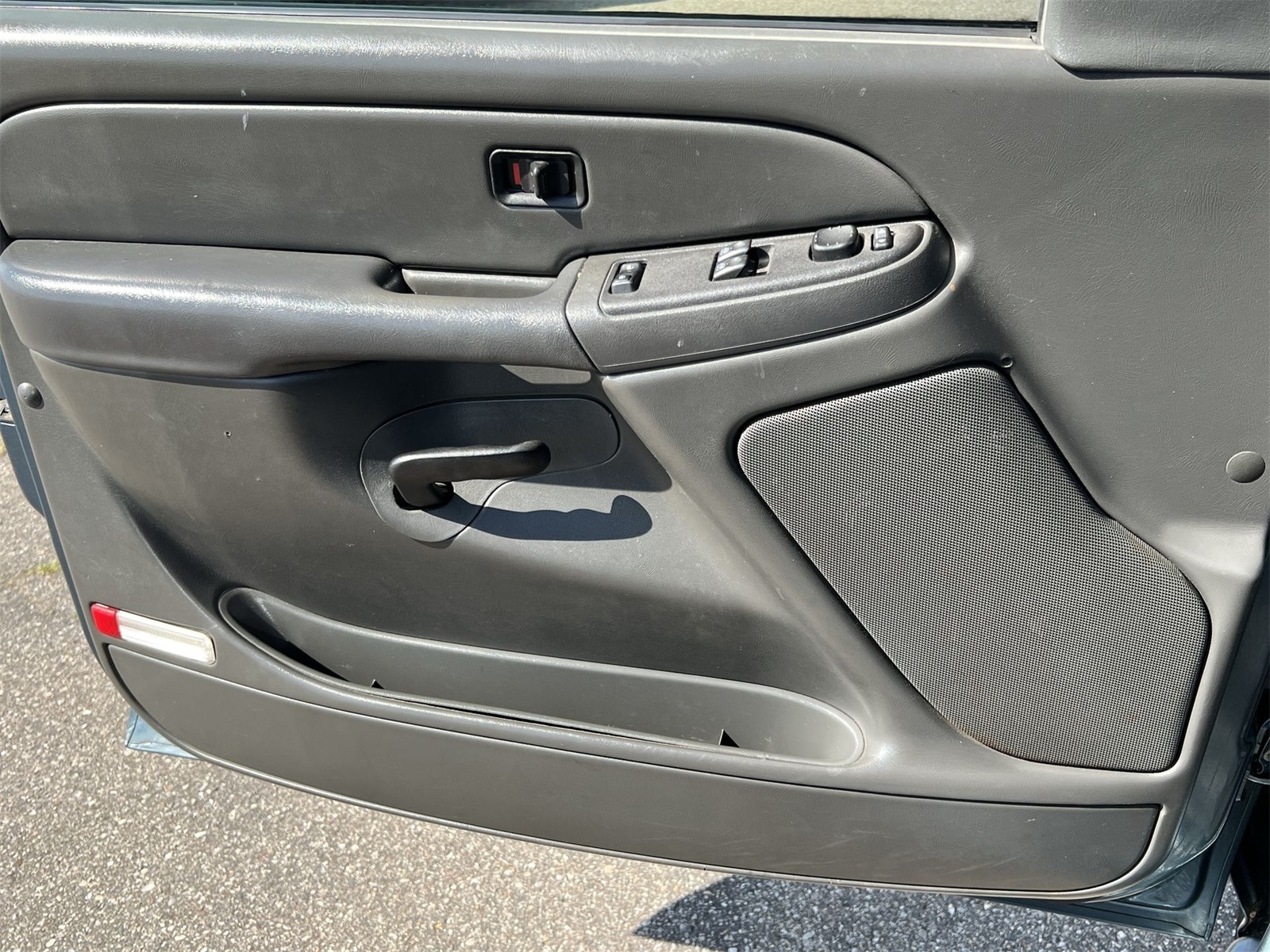 Thumbnail: 2007 Chevrolet Silverado 1500 - 26
