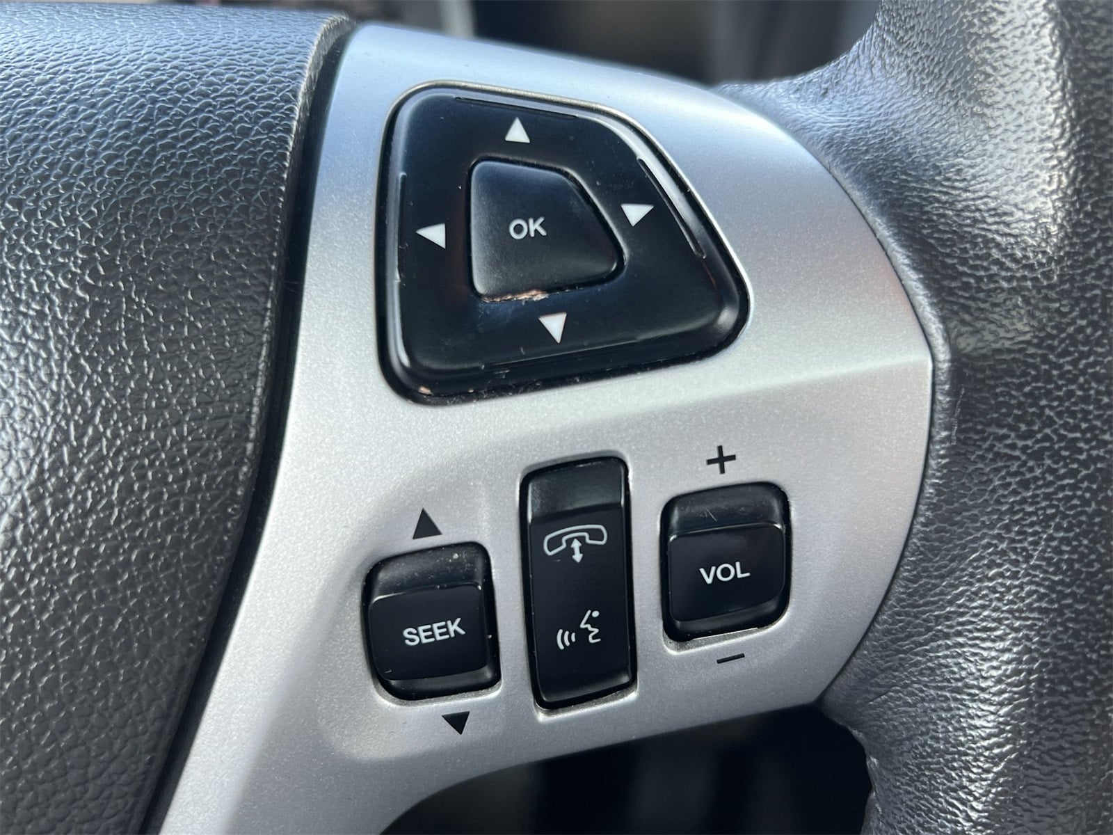 Thumbnail: 2015 Ford Explorer - 25