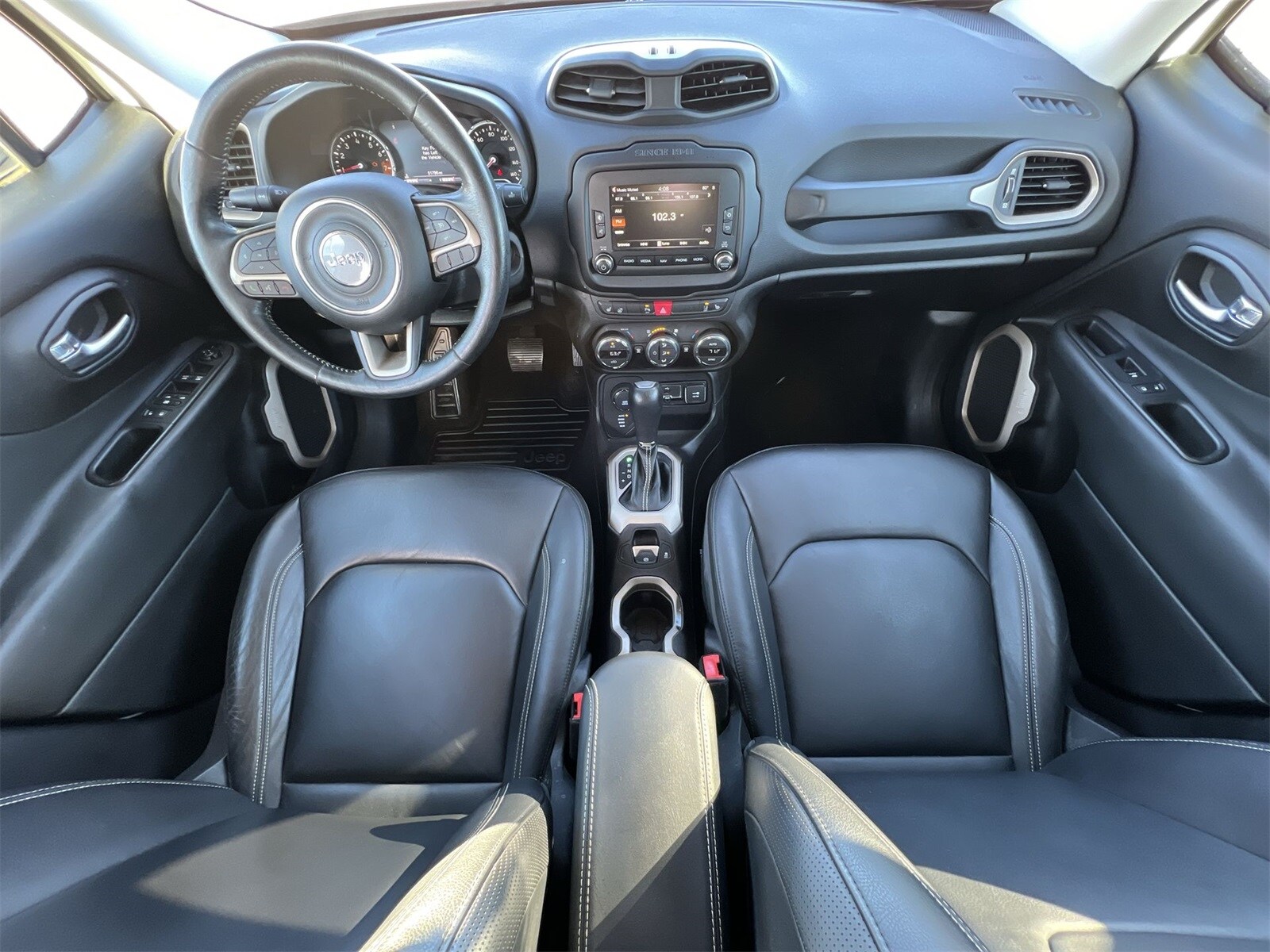 Thumbnail: 2015 Jeep Renegade - 15