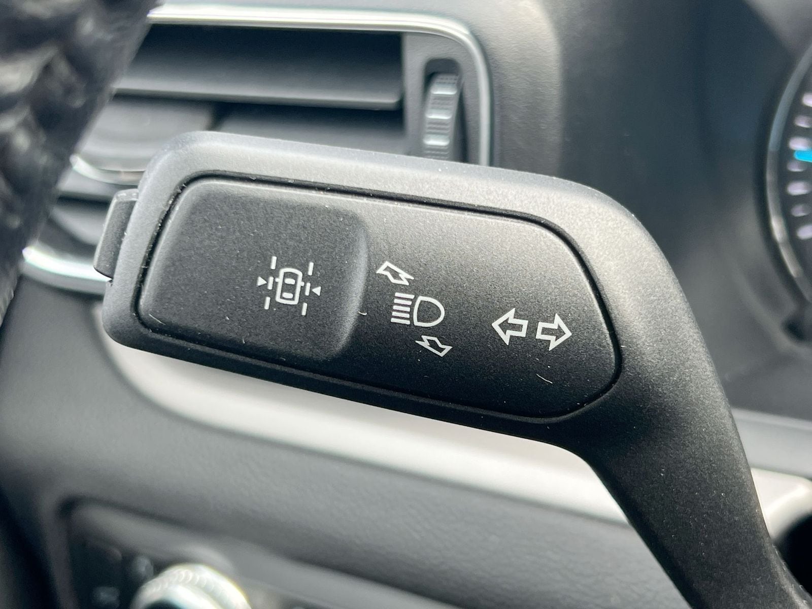 Thumbnail: 2023 Ford Explorer - 26