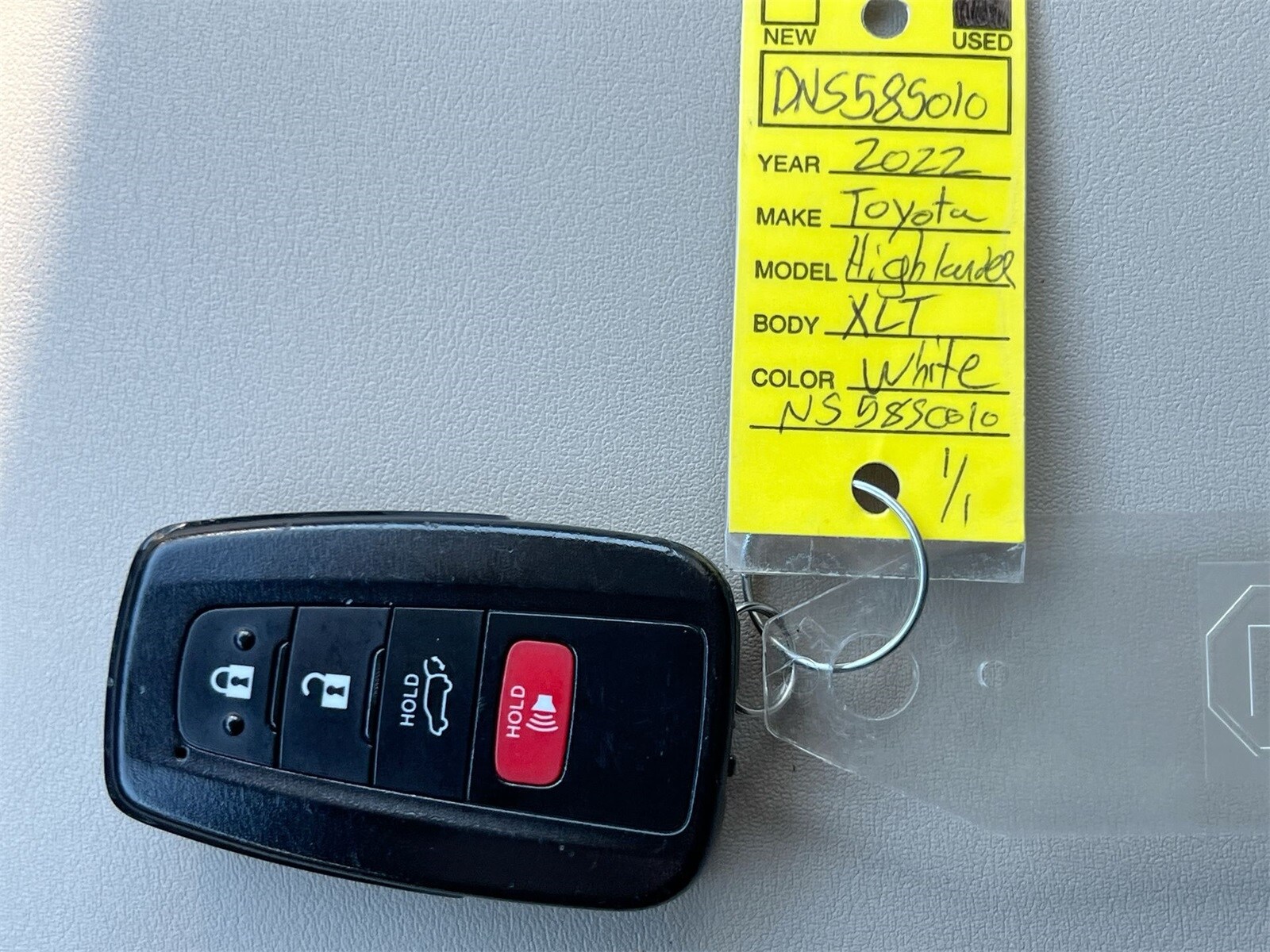 Thumbnail: 2022 Toyota Highlander - 36