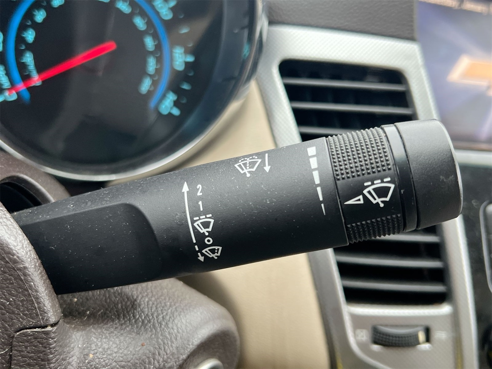 Thumbnail: 2011 Chevrolet Cruze - 25