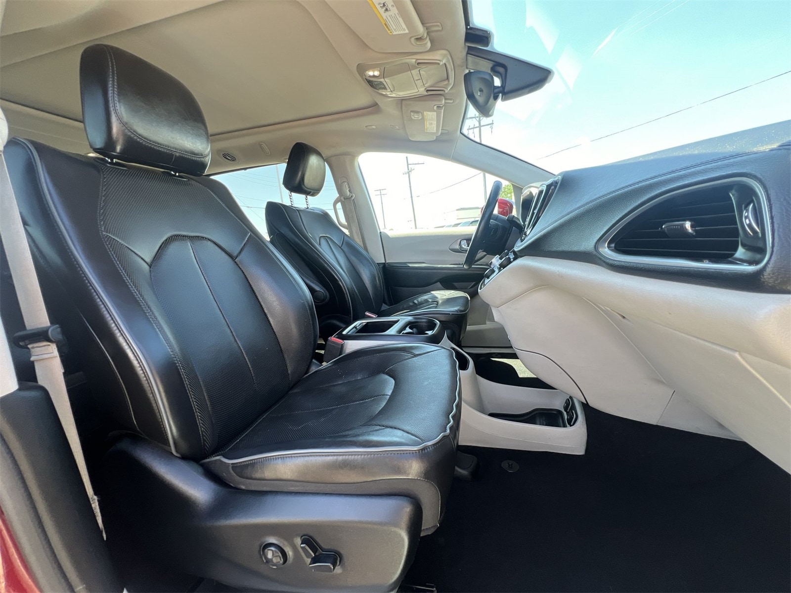 Thumbnail: 2019 Chrysler Pacifica - 22