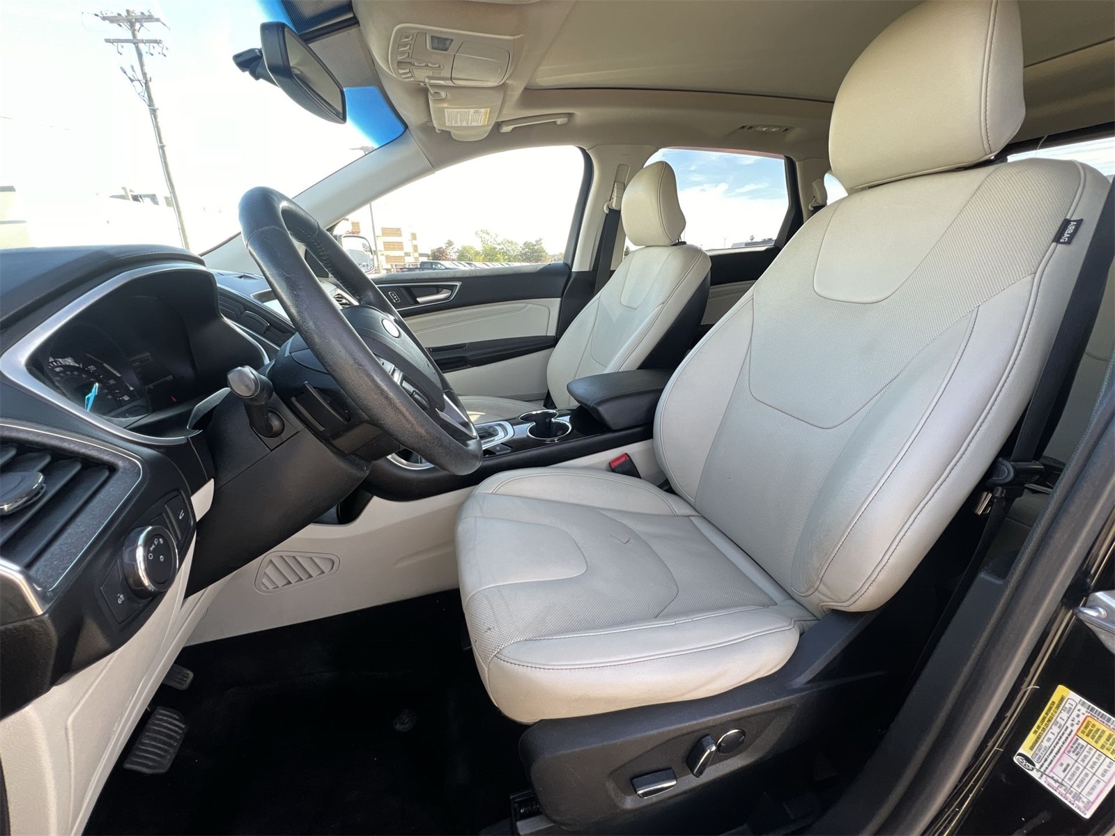 Thumbnail: 2018 Ford Edge - 16