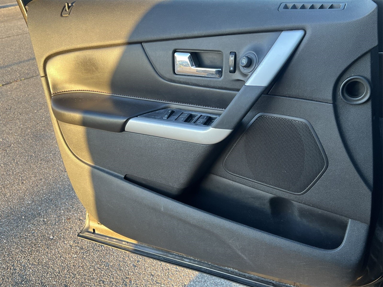 Thumbnail: 2011 Ford Edge - 29